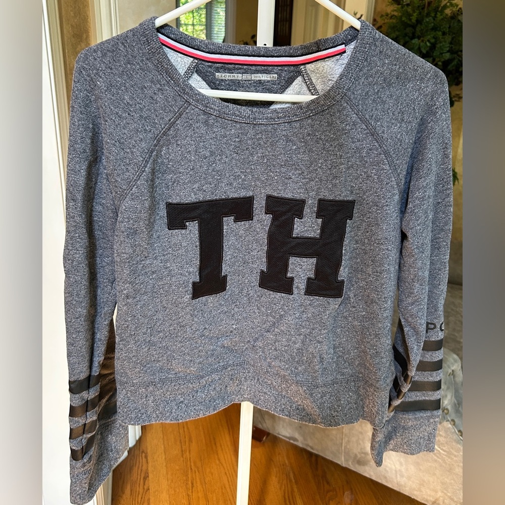 Tommy Hilfiger Cropped Sweater